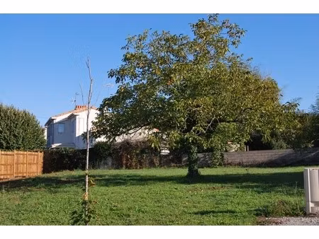 beau terrain à vendre de 420 m² à soyaux