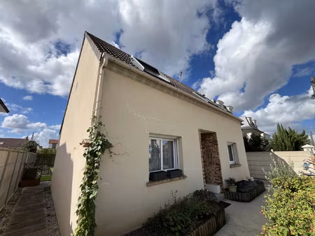 maison récente dans un quartier calme de paray