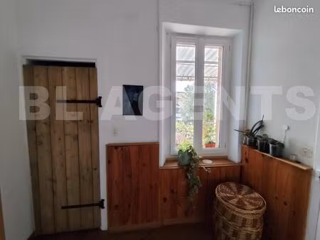 appartement 3 pièces 220 m²