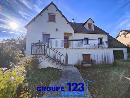 rare : 6 chambres  vue sur champs  deux garages