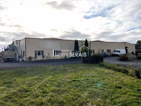 vente bureaux et commerces à mayenne (53100) : à vendre / 6600m² mayenne