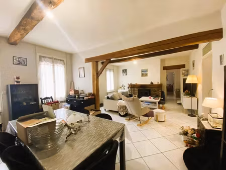 location maison 5 pièces 95 m² à crisolles (60400)  853 €
