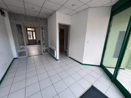 location local commercial 2 pièces  51.00m²  couiza