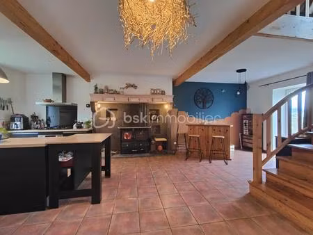 maison de 150 m² à saint-pierre-roche