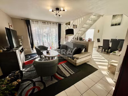 superbe duplex 3 chambres avec jardin privatif et double parking dans une résidence récent