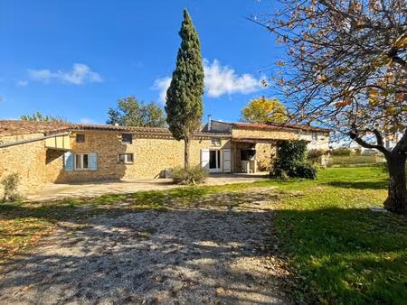saint-félix-lauragais - ferme atypique de 101 m² avec hangars