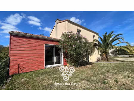 la boissiere du dore  maison de 125 m²  4 chambres + bureau  jardin  garage.