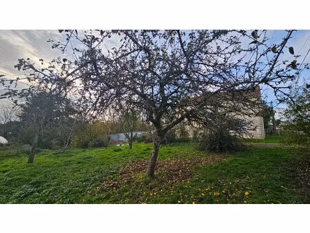 terrain à bâtir de 869 m².