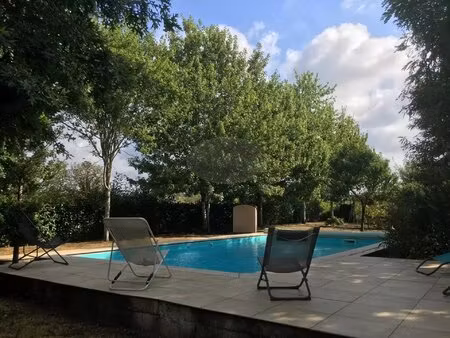 maison de village  piscine  parc