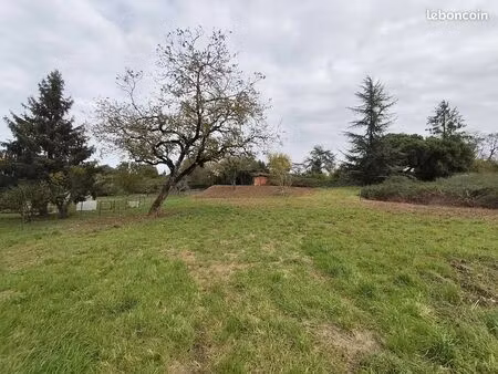 terrain 1394 m² saint-claud