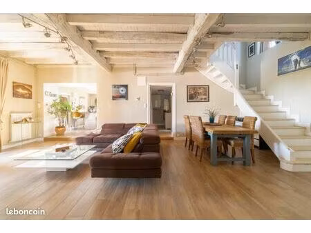 maison 5 pièces 235 m²