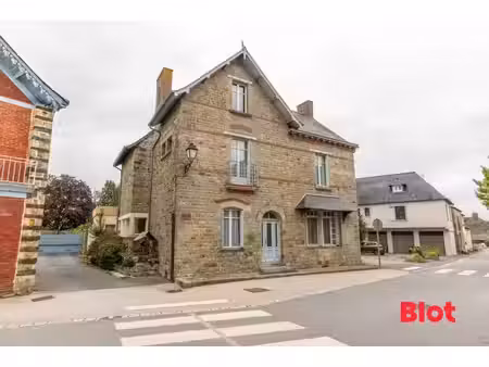 propriété de caractère de 297 m² sur 3 200 m² de terrain au cœur de bais
