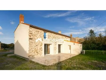 magnifique maison en pierre rénovée - avec sa grange à rénover de 143 m2