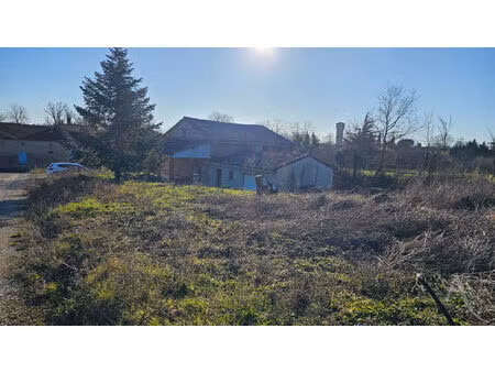 dans le lauragais a noueilles terrain constructible de 1100 m2 viabilise