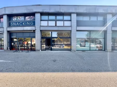 local 200m2 secteur du futur hopital salonais