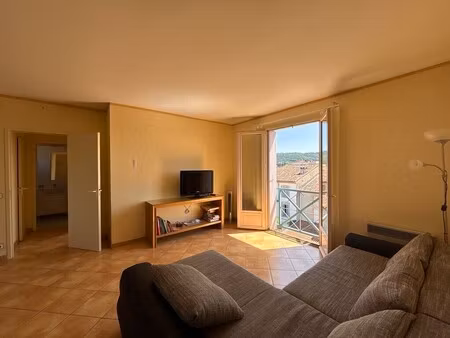 appartement t3 avec garage de 15 m² - centre ville revel