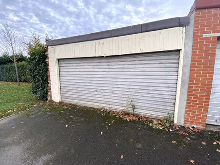 parking / box valenciennes 25 m2