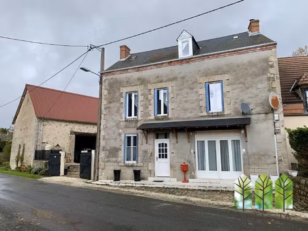 charmante maison de bourg de 4 chambres avec grande grange et ja