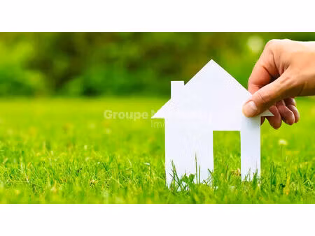 9 terrains à bâtir