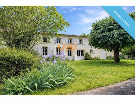 vente maison 4 pièces 132 m² à essouvert (17400)  89 000 €