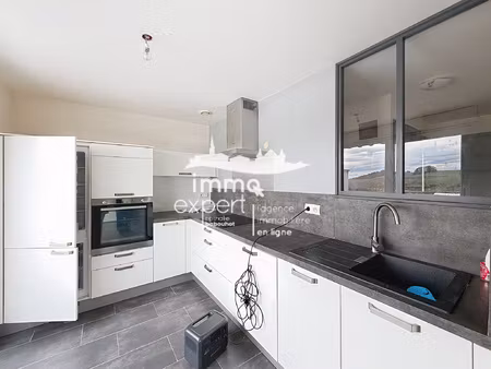 maison familiale 3 chambres avec garage et balcon à vendre à