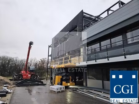 location local professionnel 747m² st ismier 38330