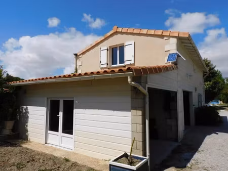 vente maison 5 pièces 110.83 m² à forges (17290)  172 500 €
