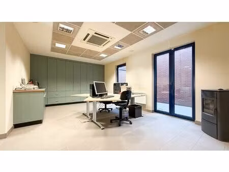 instapklare kantoorruimte met mogelijkheden te zolder!