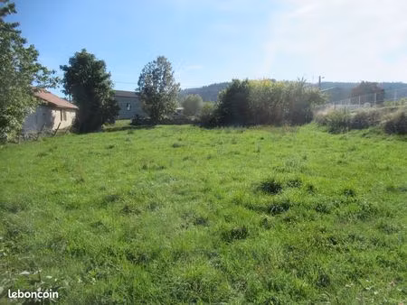 terrain 1100 m² cayres