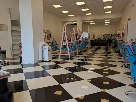 location local commercial 132m² villeneuve loubet 06270