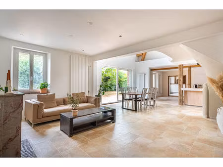 superbe maison rénovée avec élégance !
