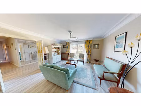 vente maison 6 pièces  204.00m²  croutelle