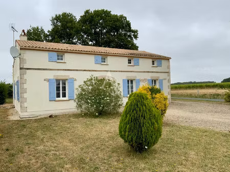 vente maison 4 pièces  110.00m²  bois