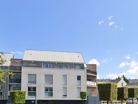 emplacement de stationnement sécurisé - orvault ferrière