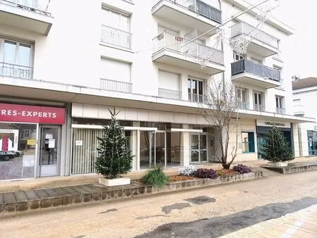 gray - local commercial à vendre - 70m2 - 79 900 € - réf: 7504 - bourse immobilière