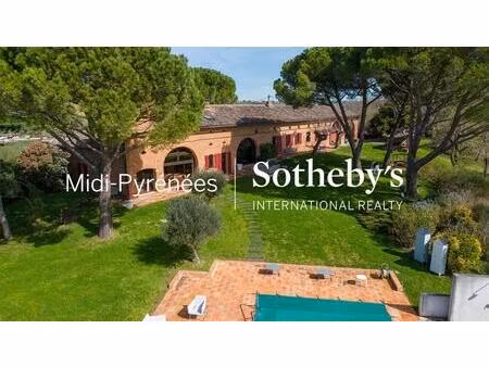 exceptionnelle rénovation pour cet ancien corps de ferme  vue su