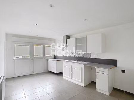 à vendre : appartement 3 pièces à russy bemont avec jardin