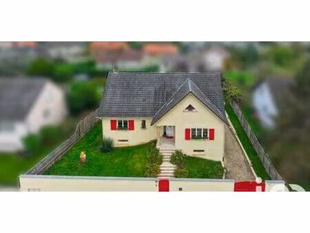 maison avec piscine et jardin bertrange (57)