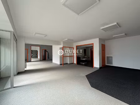 location local commercial 130m² montaigu vendee 85600