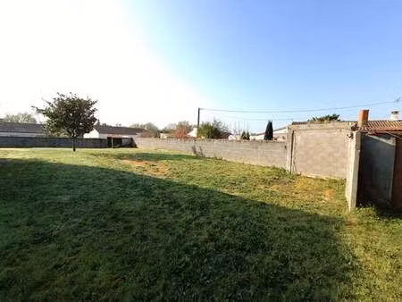 vente terrain à saint-philbert-de-grand-lieu (44310) : à vendre / 640m² saint-philbert-de-