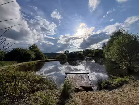 terrain de loisirs avec beau plan d'eau à deux minutes du lac des settons
