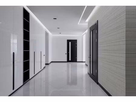 location local commercial