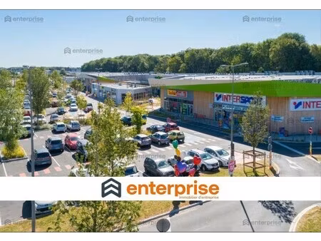 location local commercial