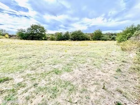 terrain 1 852 m² cournanel