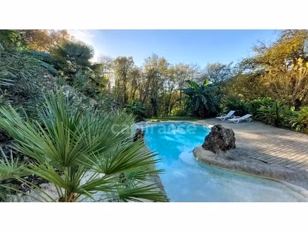 a vendre. ensemble de 230m² à tursac (24) avec maison d'habitation  gîte  piscine lagon su