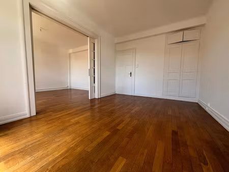 location appartement 5 pièces 104.61 m² à metz (57000)  1 085 €