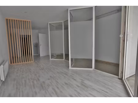 location locaux professionnels 105 m² à orthez (64300)  600 €