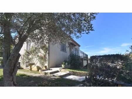 belle maison renovee dans un superbe cadre