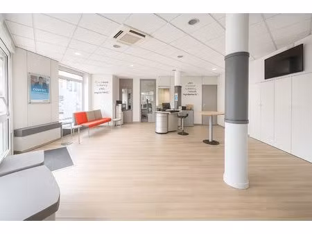 local commercial 190 m2 - billere -