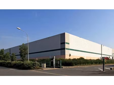 location entrepôt / local d'activités ingre 14 542 m²